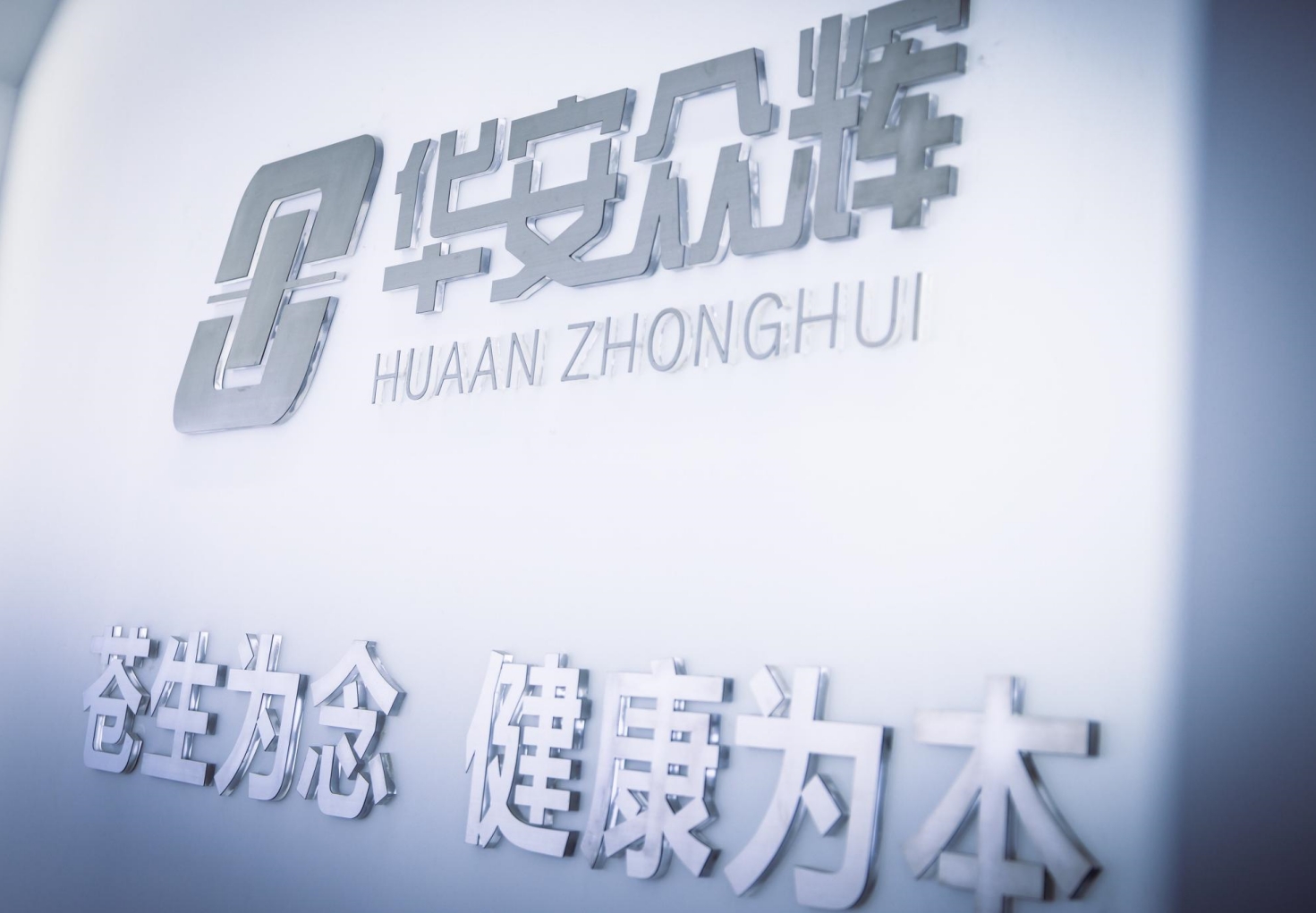 ���㾺����